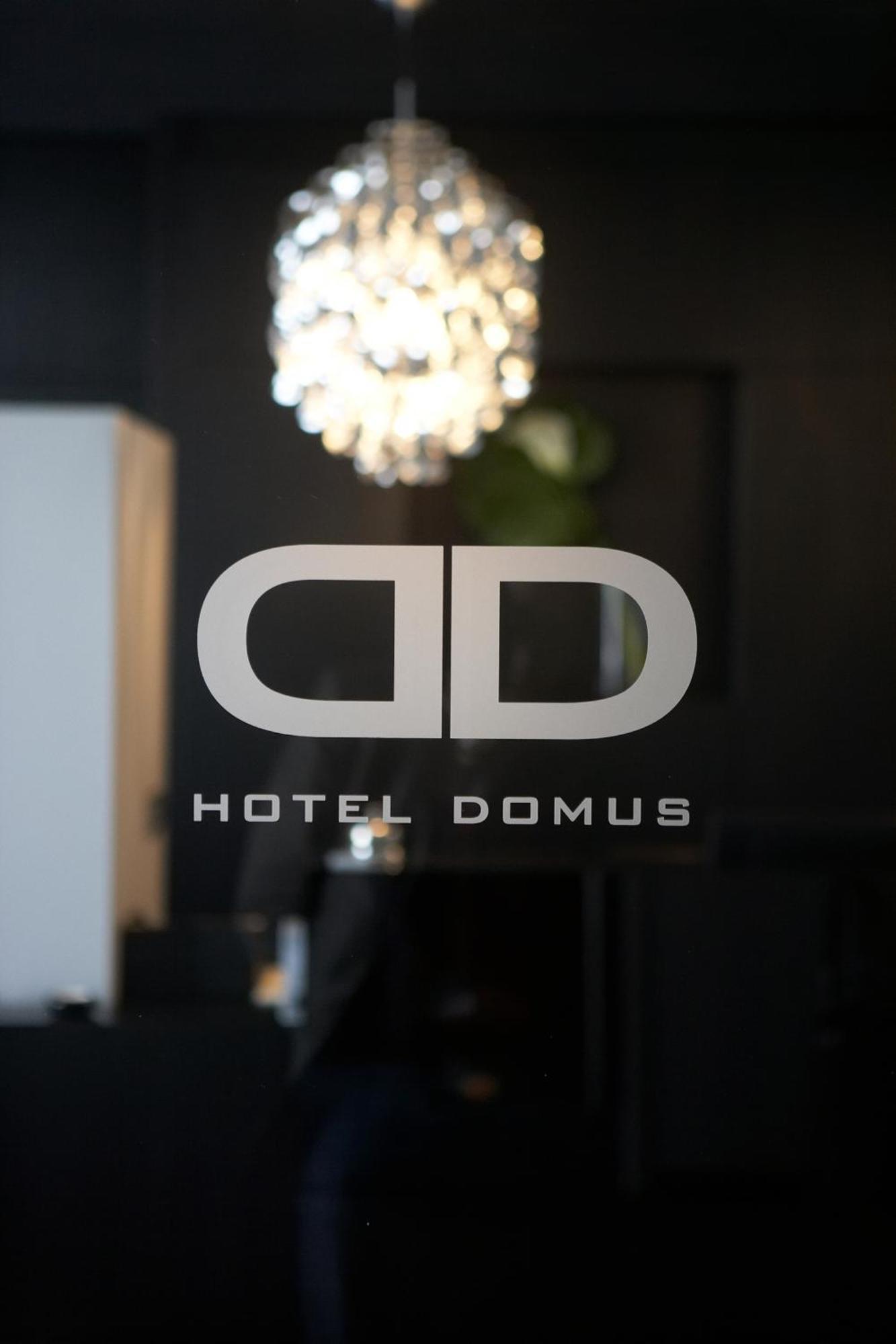 בום Hotel Domus מראה חיצוני תמונה