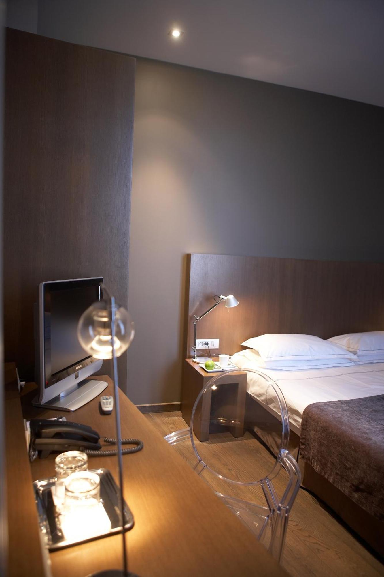 בום Hotel Domus מראה חיצוני תמונה