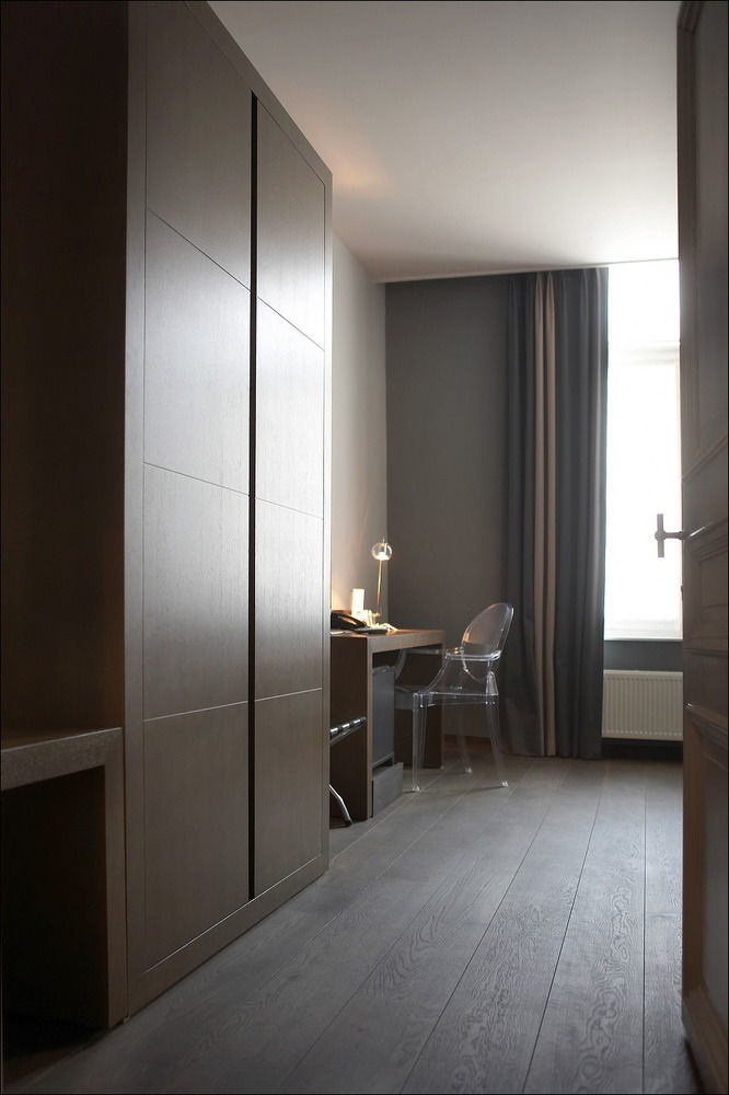 בום Hotel Domus מראה חיצוני תמונה